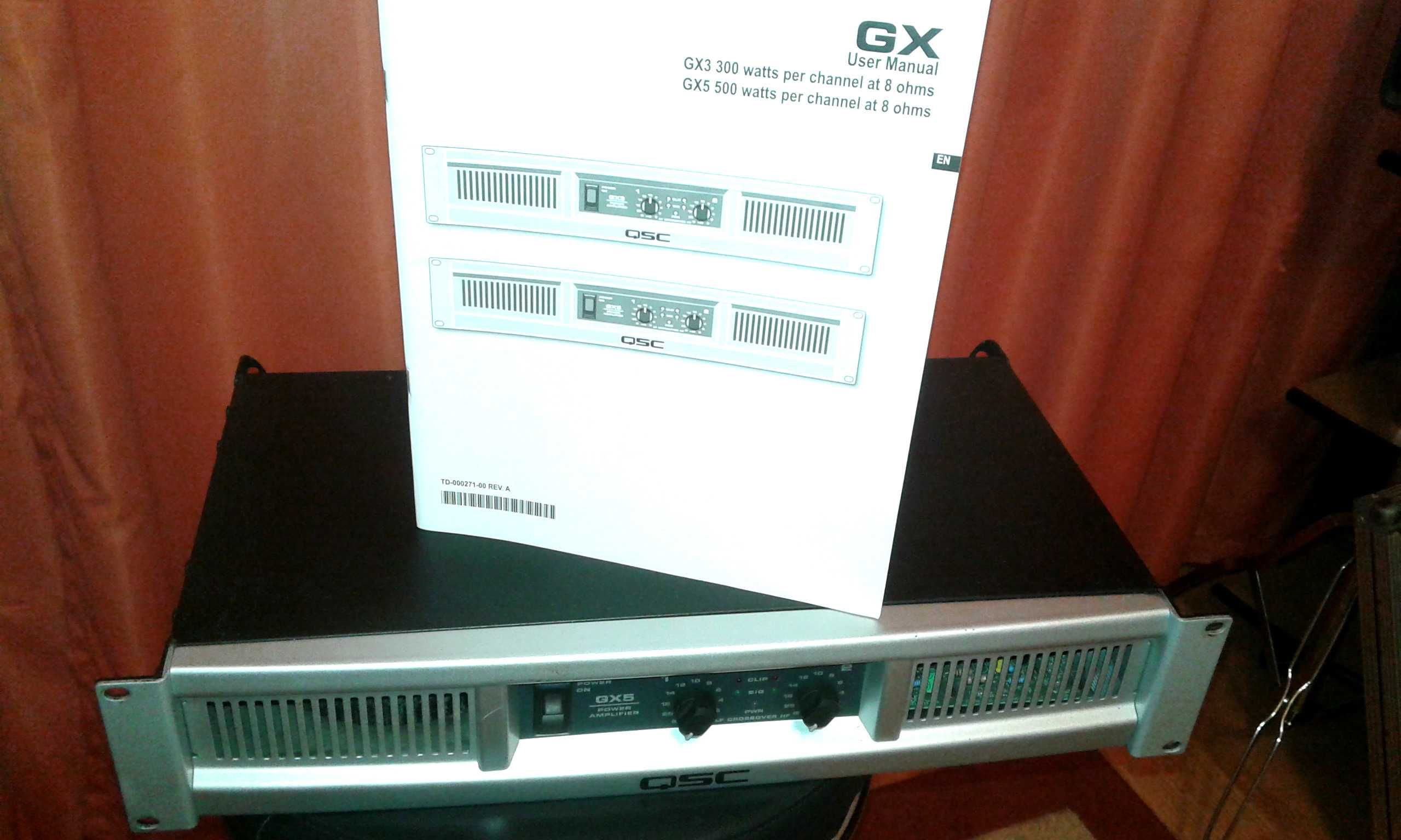 Putere QSC 2x 300 W in 8 Ohmi , dotat cu Crossover