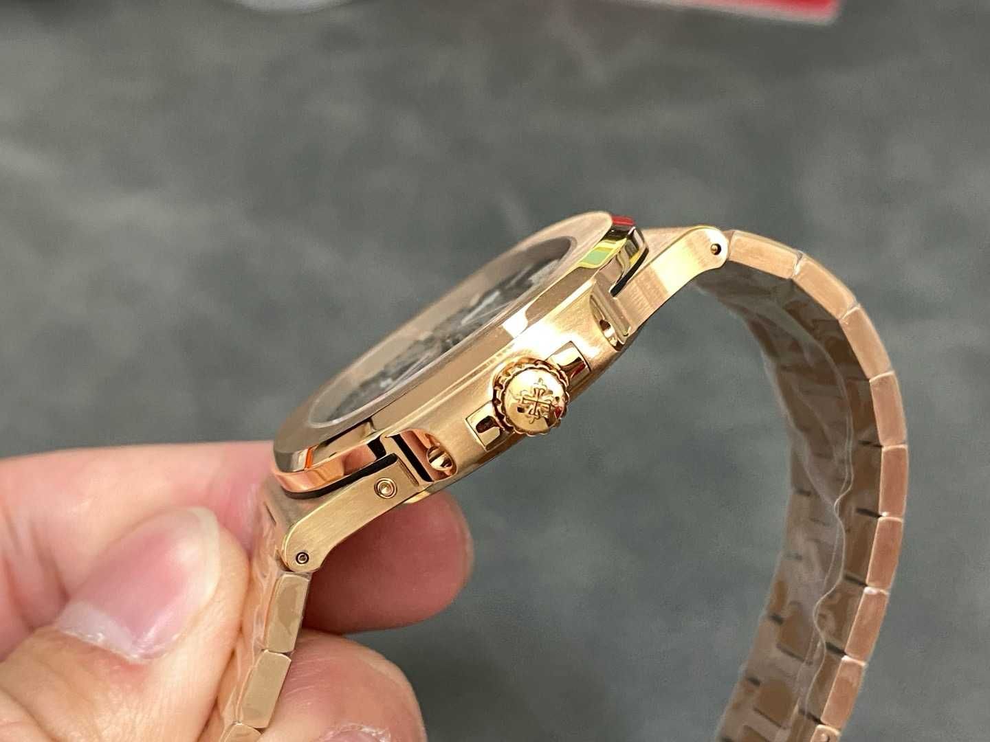 Patek Philippe Nautilus V3 злато