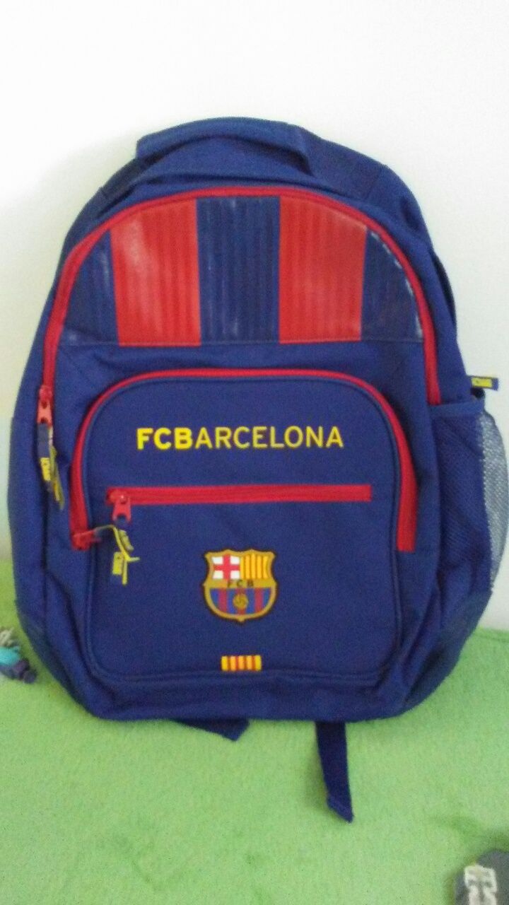 Ghiozdan/ rucsac fc barcelona+șapcă