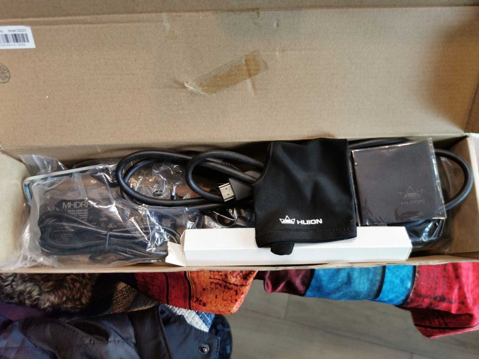 Графичен дисплей таблет HUION Kamvas 22, 21.5", 1920 x 1080