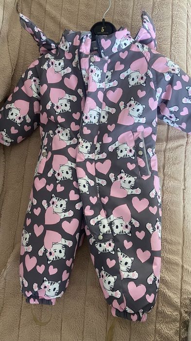 Продам зимний комбинезон до 1,5 года