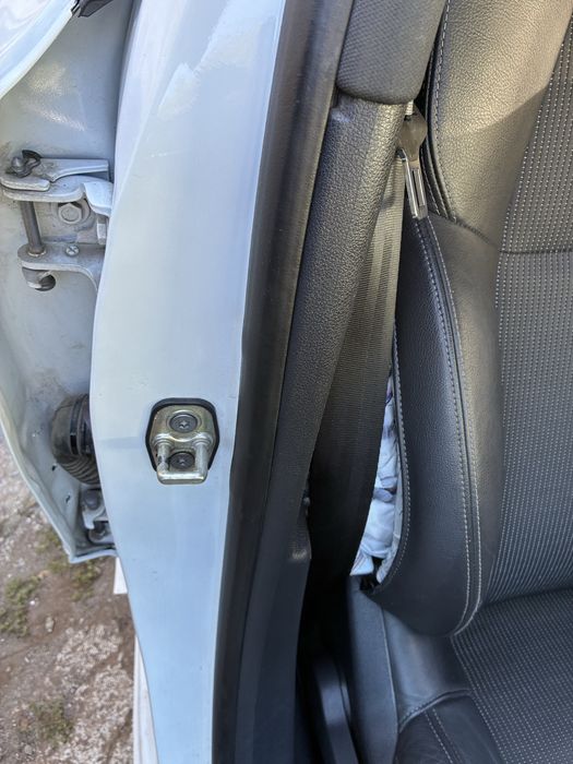 Peugeot avariat,lovit pret fix deplasabil pe ori ce distanța