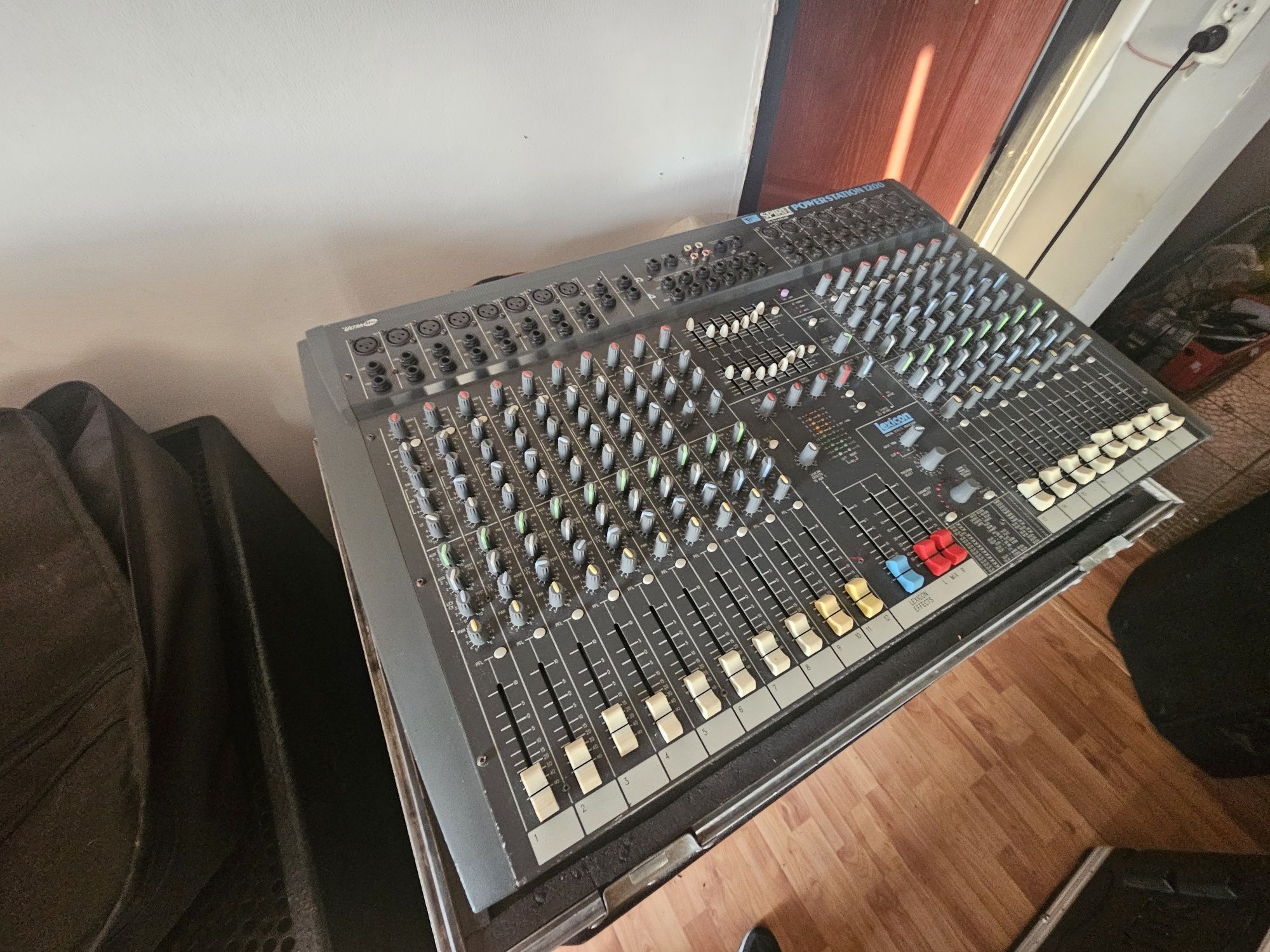 Sound Craft Spirit PowerStation 1200 (Dynacord)