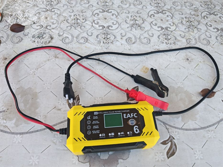 Електрическо импулсно зарядно за акумулатор 6А за кола, мотоциклет