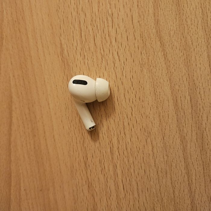 AirPods Pro 1. Левый наушник