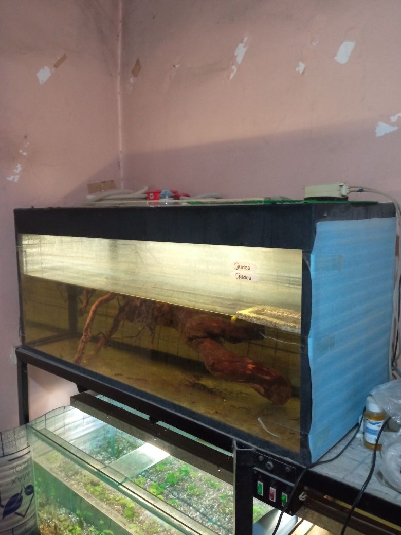 Продаётся аквариум