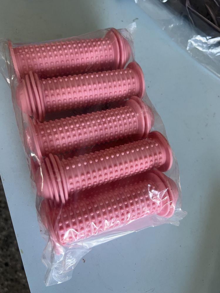 Розови ръкохватки за велосипед грипове
