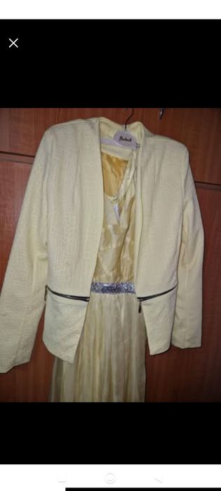 Vând rochii Xs și S