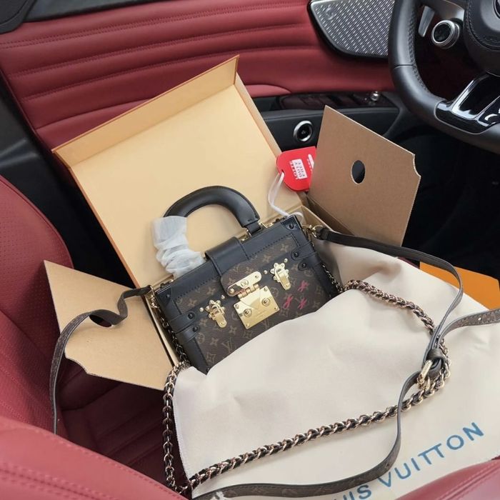 Чанта loius vuitton