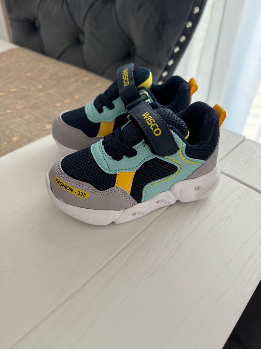 Adidasi pantofi copii baieti wisco cu luminite