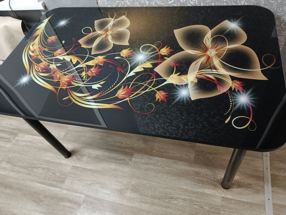 Продам кухонный стол