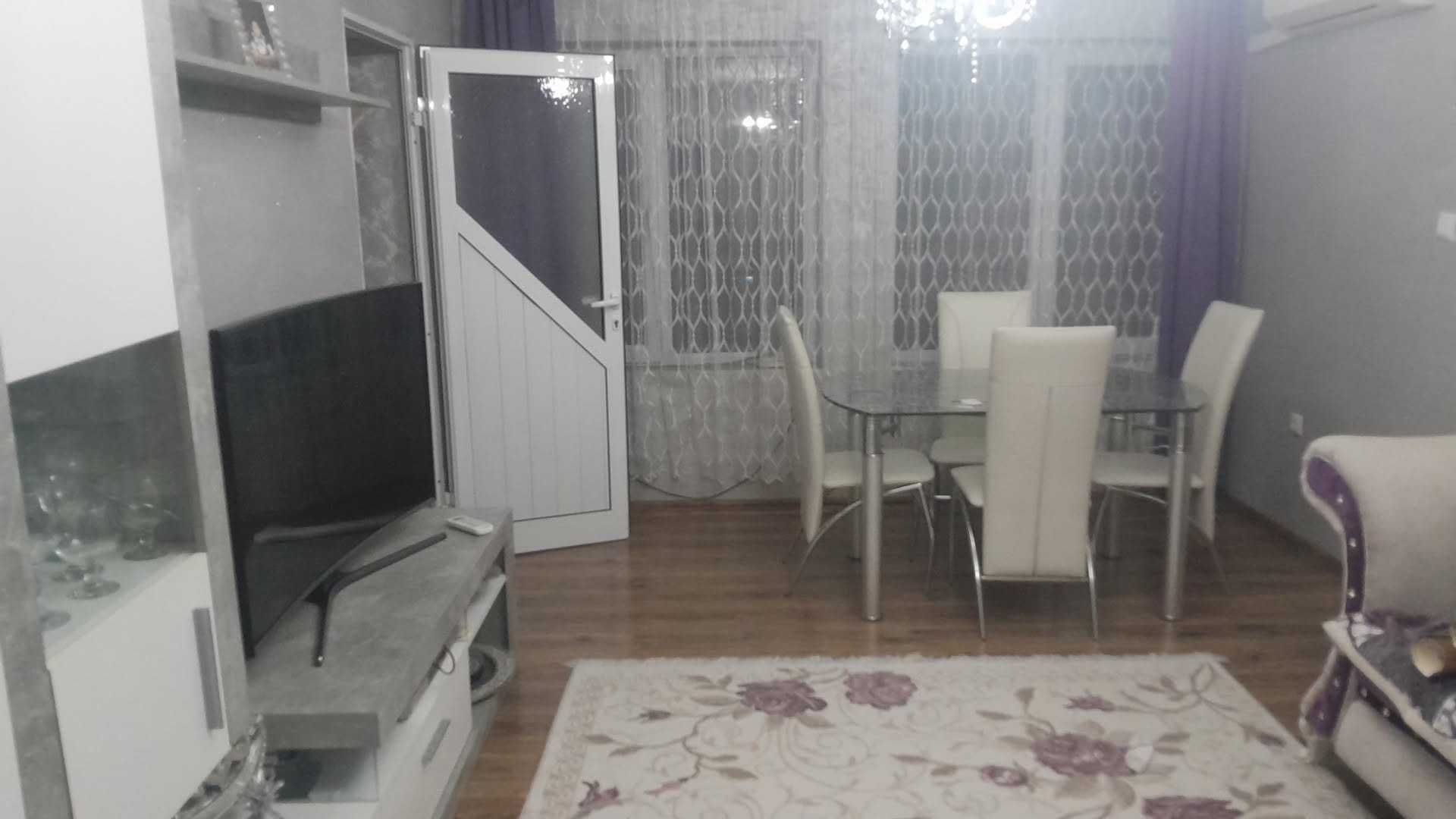 Апартамент тристаен