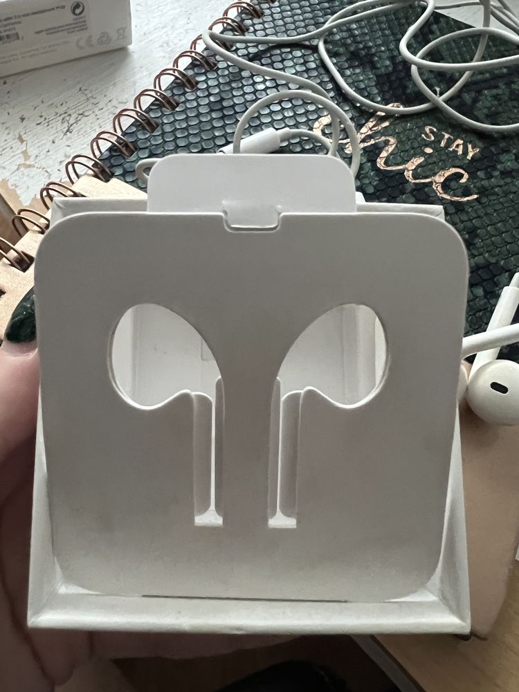 Casti Apple EarPods cu Lightning Connector