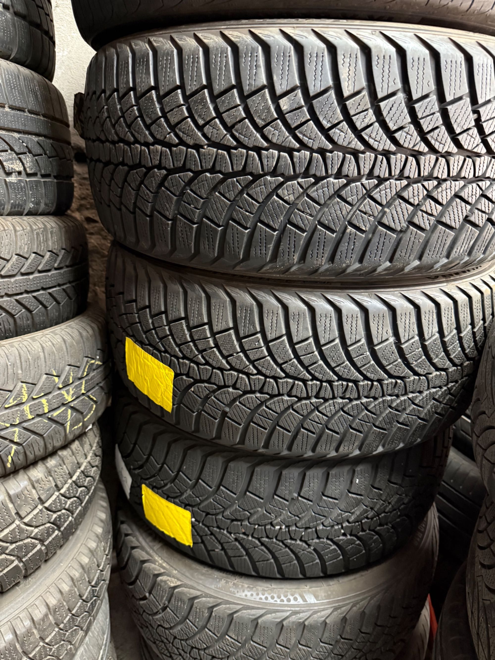 235 40 18 Kumho.