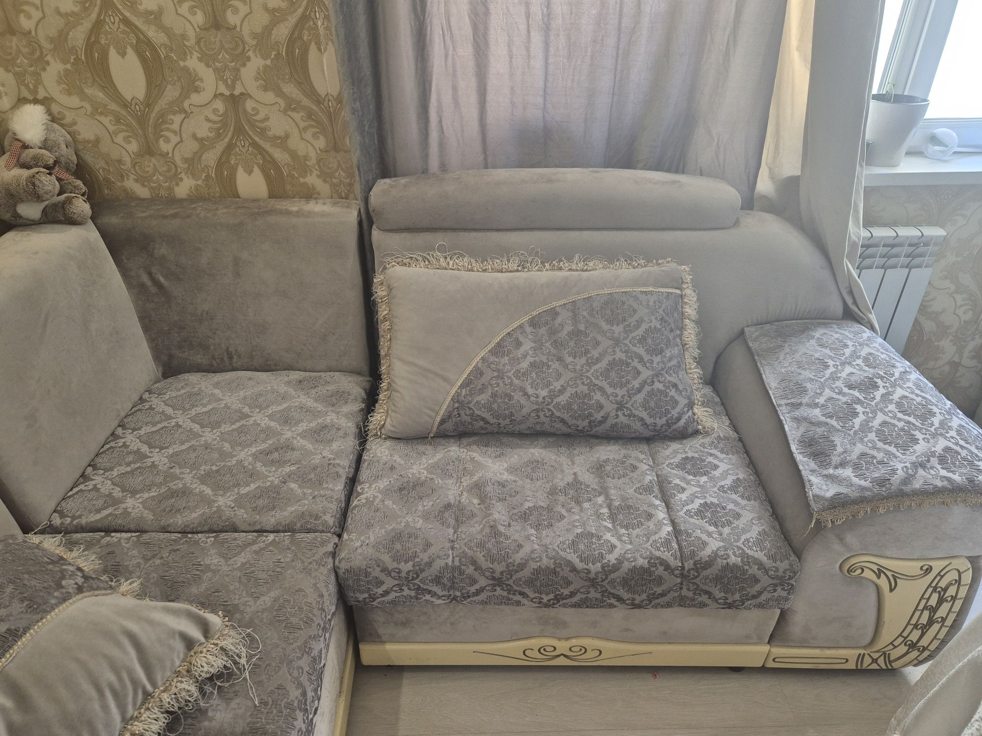 Продам диван в хорошем состояние