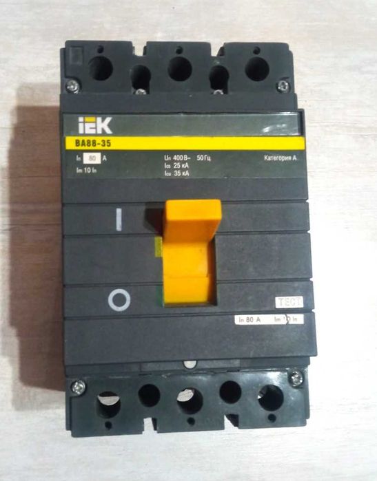 Автоматический выключатель IEK BA88-35 80A 35kA (б/у)