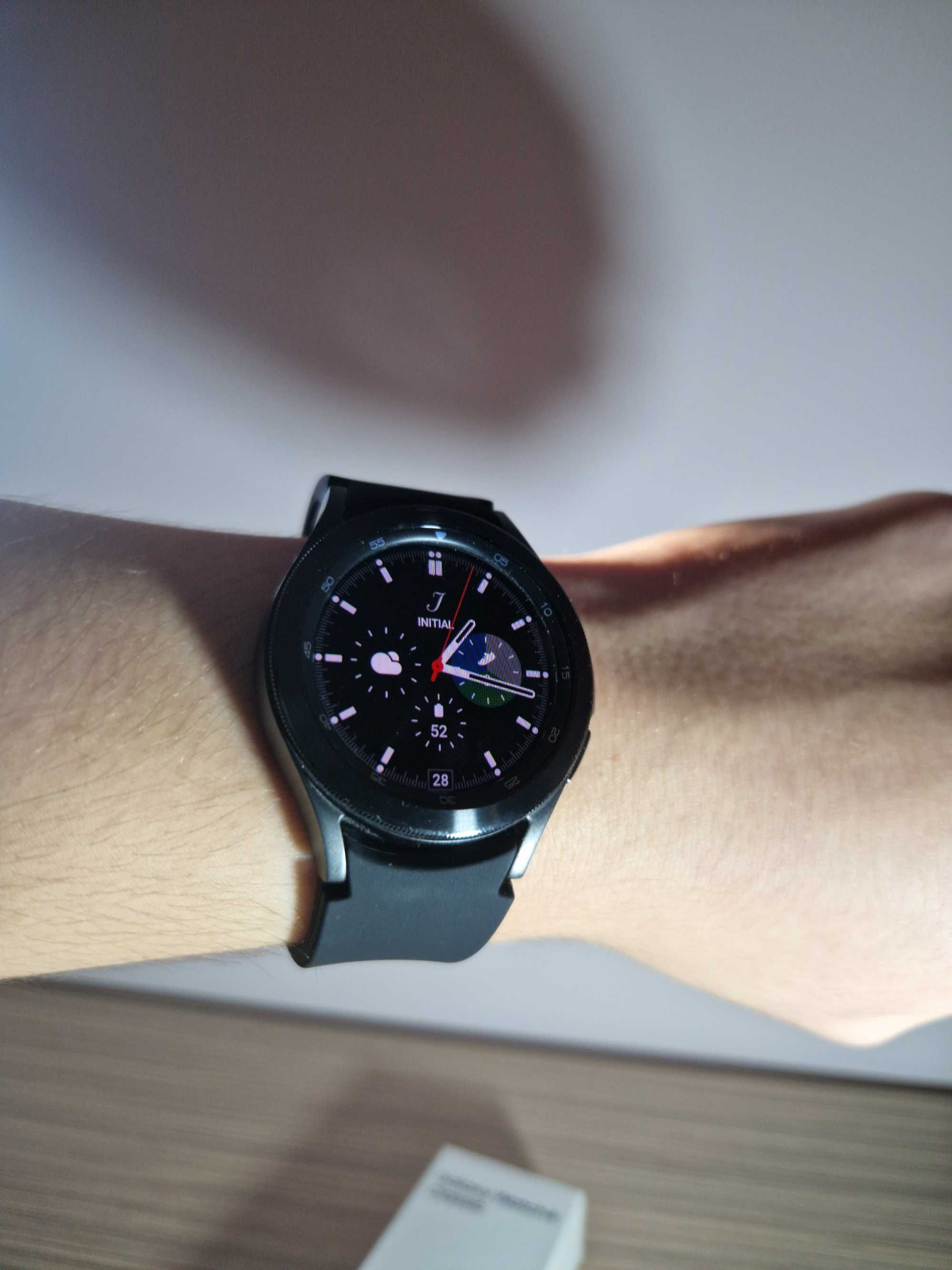 Galaxy Watch 4 Classic 42mm bluetooth  in stare impecabila