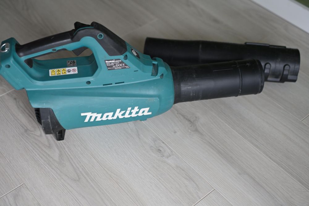 Suflantă Makita UB001GZ (XGT 40V) – în stare bună, folosită!