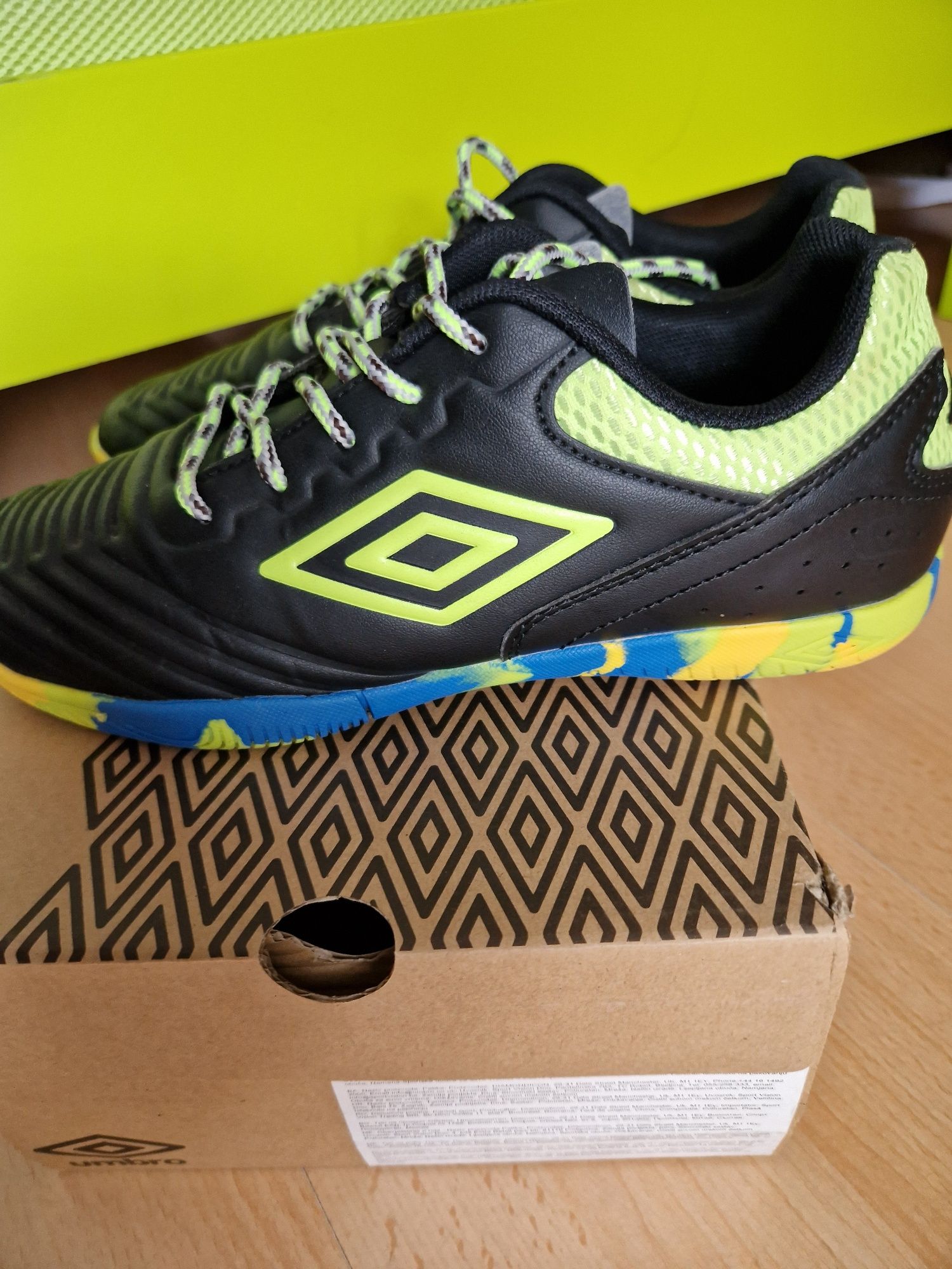 Umbro - детски маратонки 36 номер