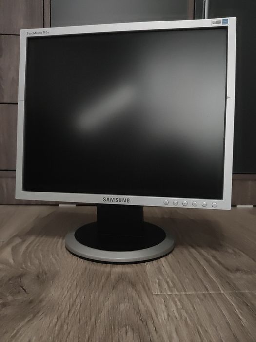 Монитор Samsung SyncMaster 740n