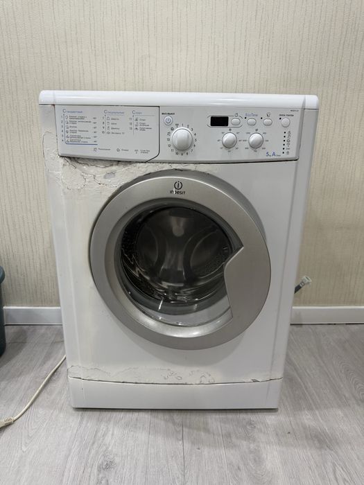Продам стиральную машину Indesit