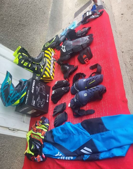 Vând echipament Enduro nou