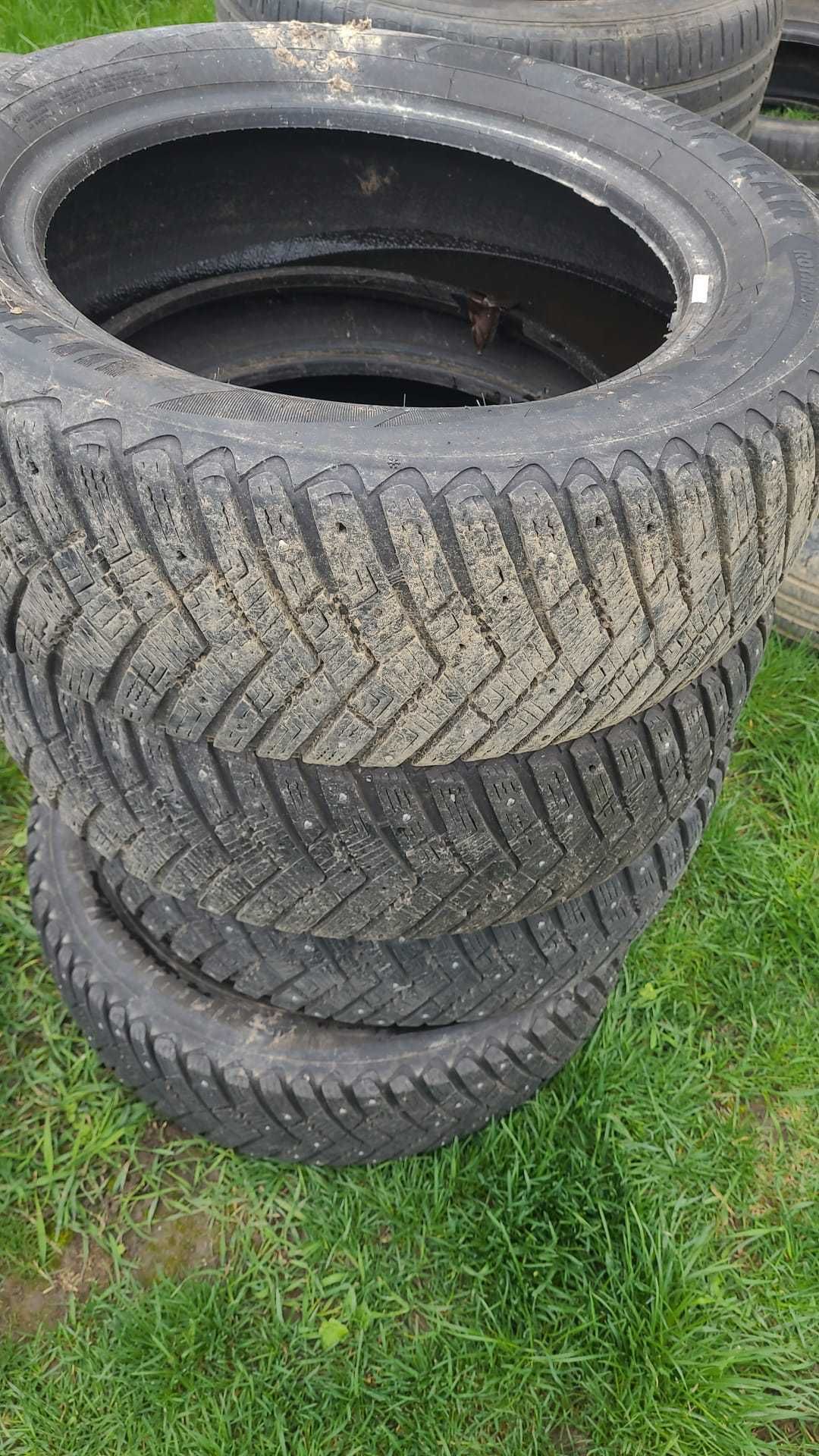 4 anvelope noi , purtate 1 sezon , 225 60 R17 , 4*4 , CA NOi