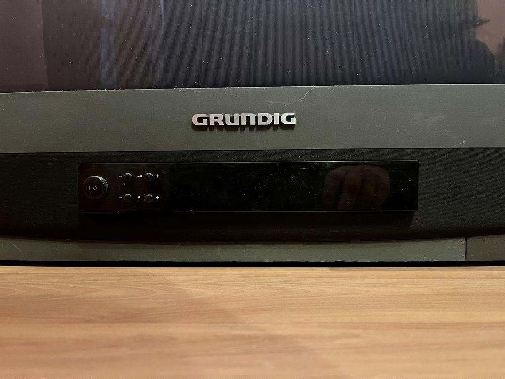 Телевизор ТВ TV Grundig 70см диагонал картина в картина