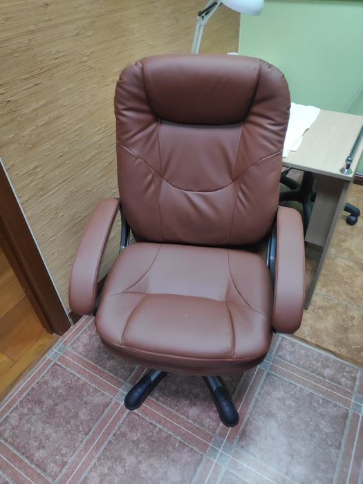 Офисное кресло, в хорошем состоянии