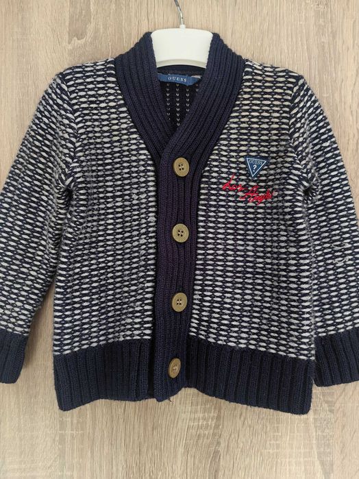 Сладурска бебешка жилетка Guesss