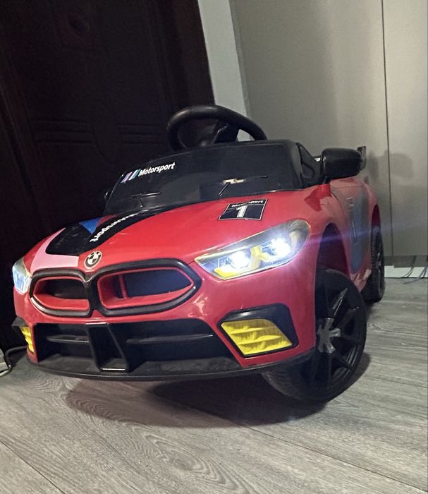 Masinuta electrica cu telecomanda