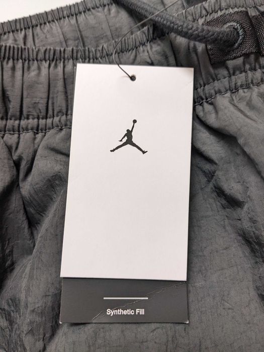 Nike DNA Woven Winter мъжки сиви панталони от Сащ