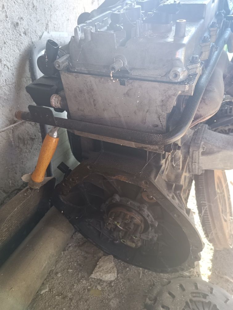 Двигател от Mercedes vito 2007 (646) 2.2CDI 150к.с. Счупен клапан.