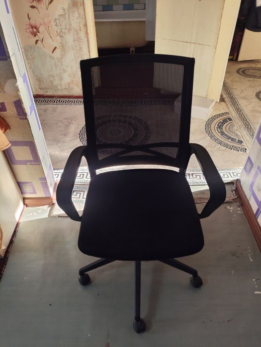 Продается кресло офисное