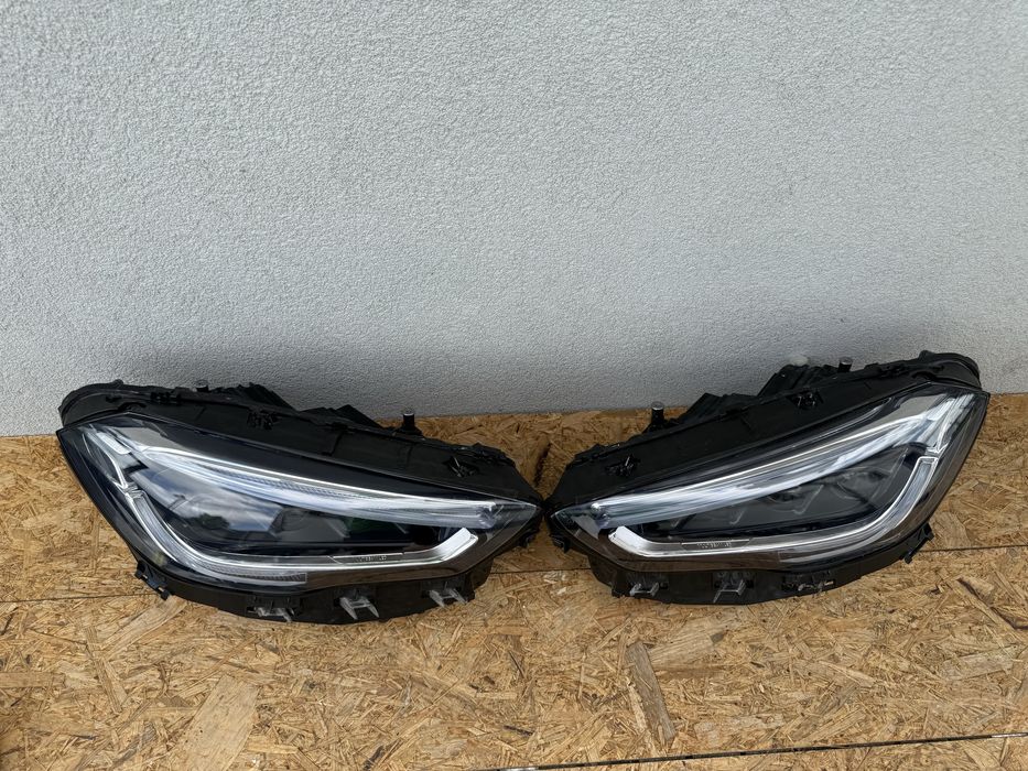SET Far stanga dreapta Mercedes GLA H247 Full LED MULTIBEAM Originale