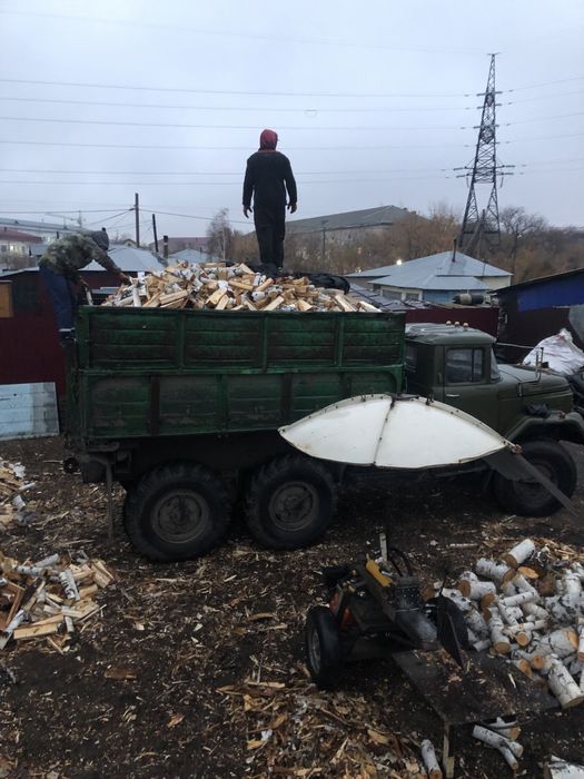Продам дрова колотые машина ЗИЛ 130,131 ;1 куб 12000 тг