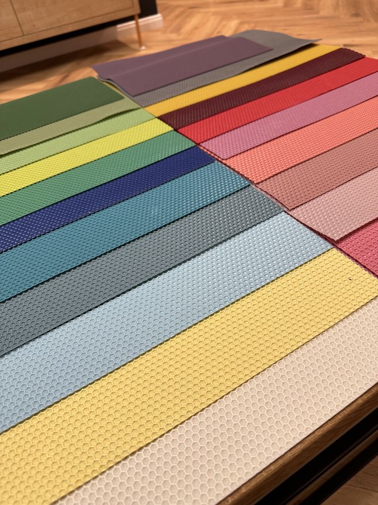 Faguri colorati tip fagure din ceara naturală.