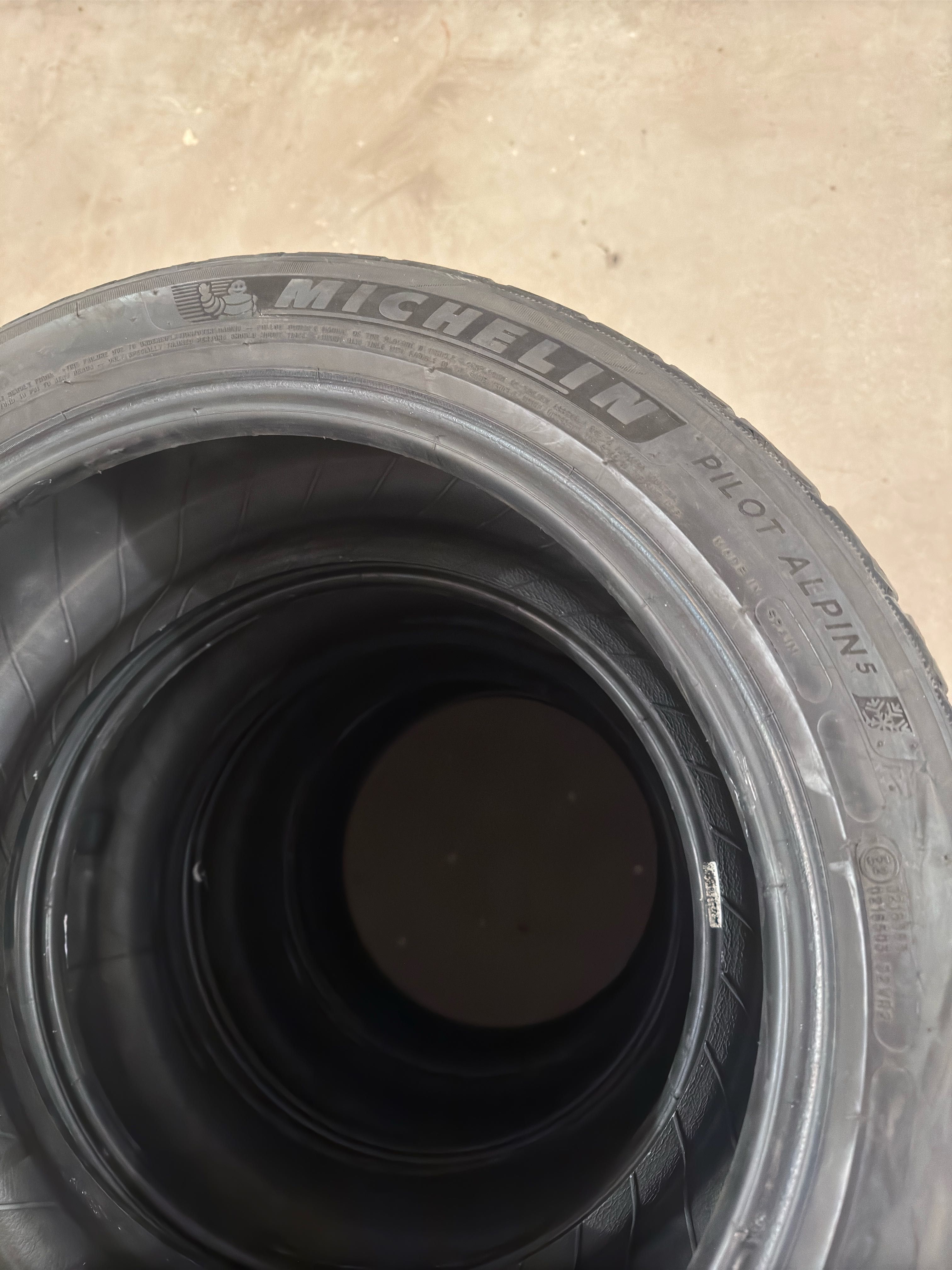 Зимни гуми 4 mm 255/40 R 18 Michelin Pilot Alpin 5