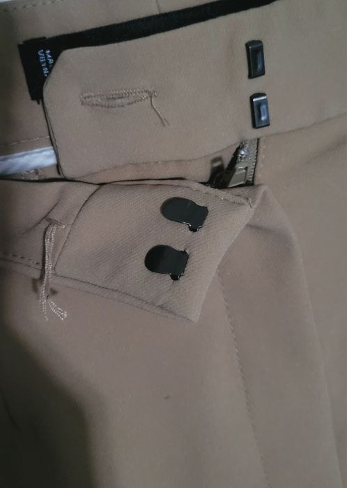 Pantaloni chino de dama Mango