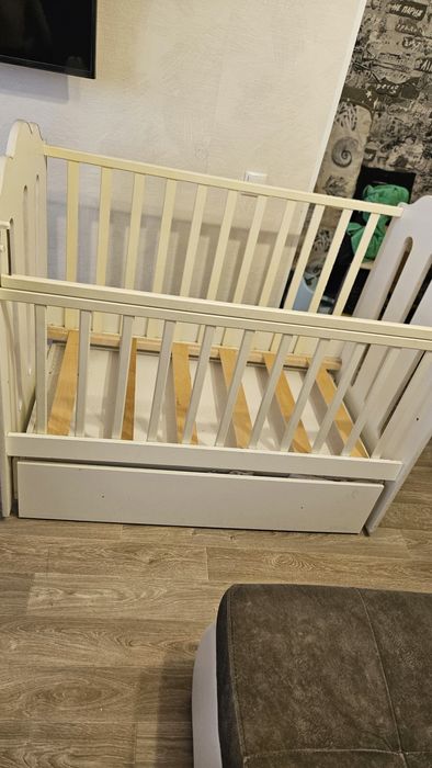Продается детская кровать б/у с матрасом
