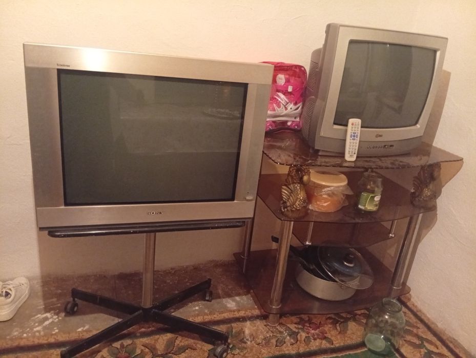 Продаётся много чего интересного