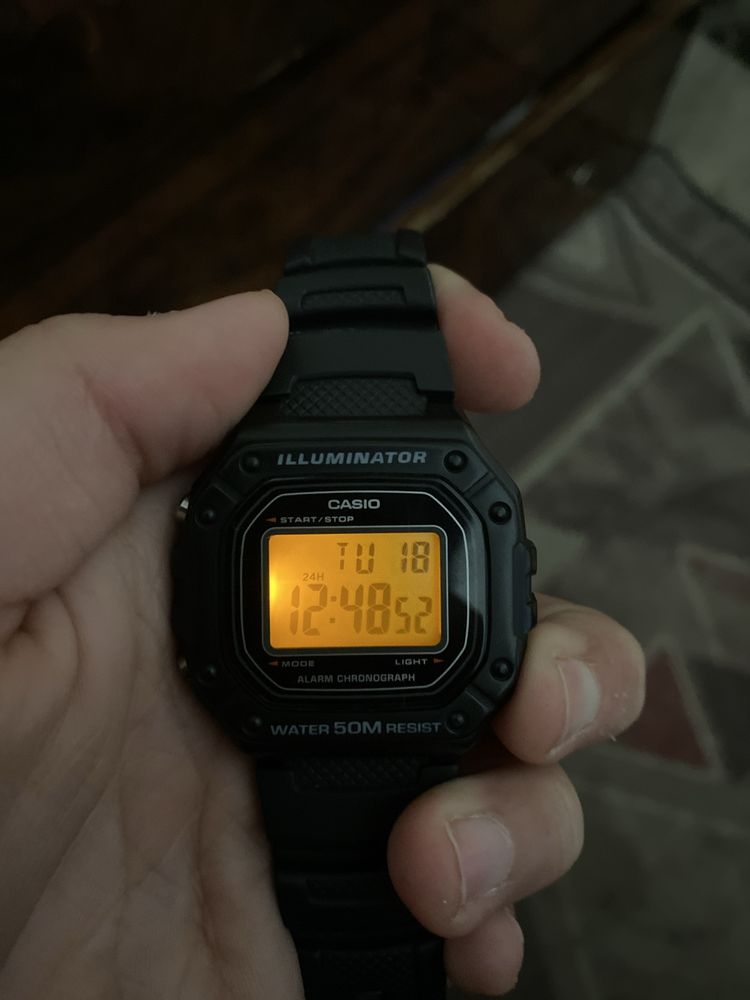 Часы Casio в хорошем состоянии.