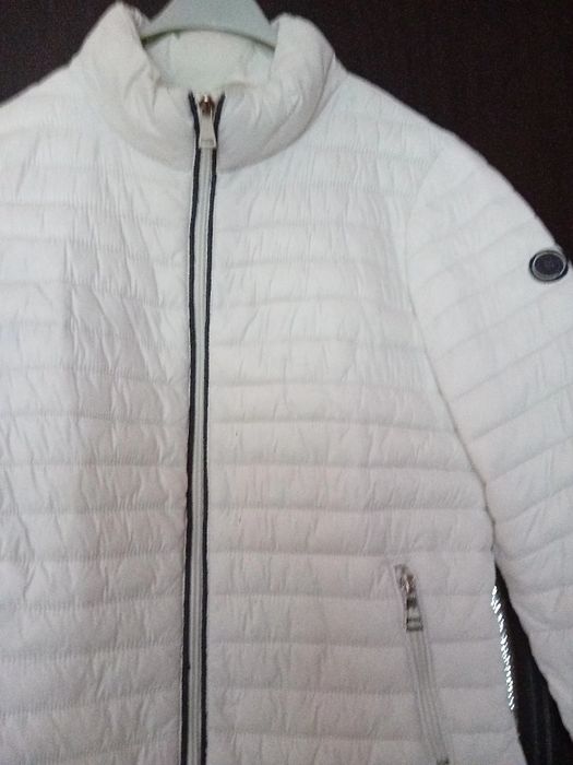 Две якета в бяло