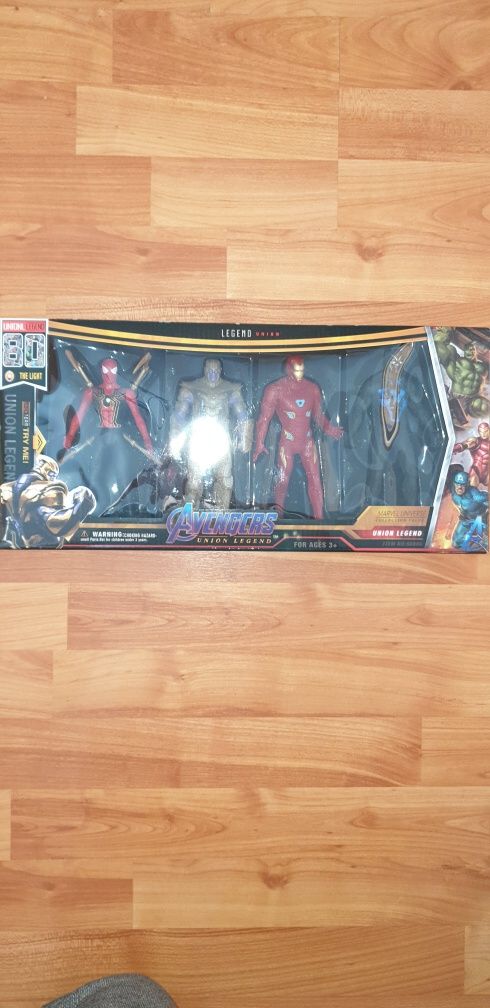 Set 4 Figurine SuperEroi Avengers - SpiderMan , Thanos , IronMan , Bla