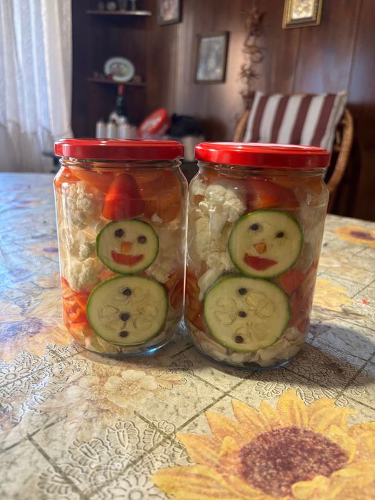 Свинско в буркан 720 мл. -12 лв Коледна туршия 720мл-8 лв / 3л.-20 лв