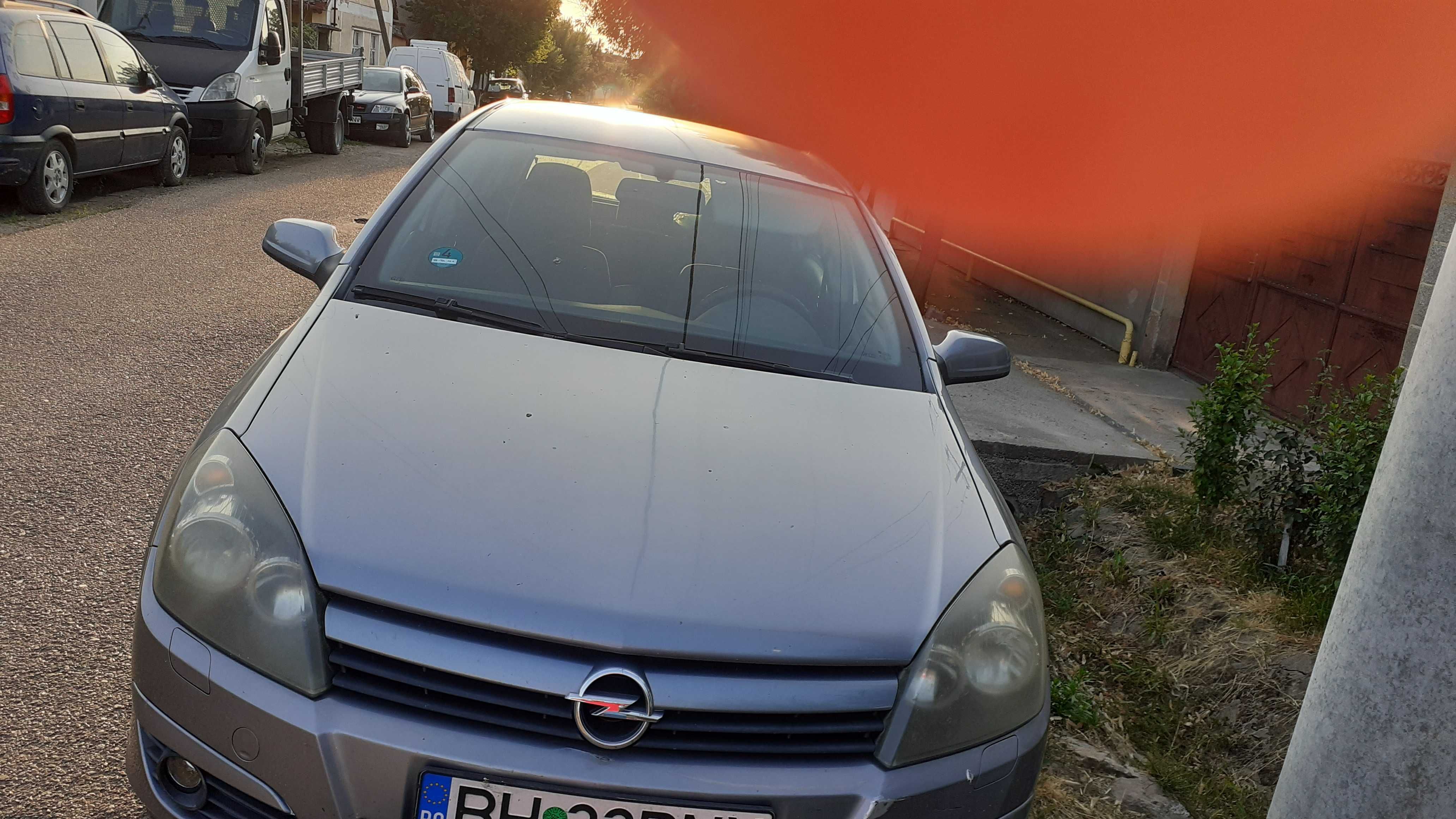Opel astra h an 2004