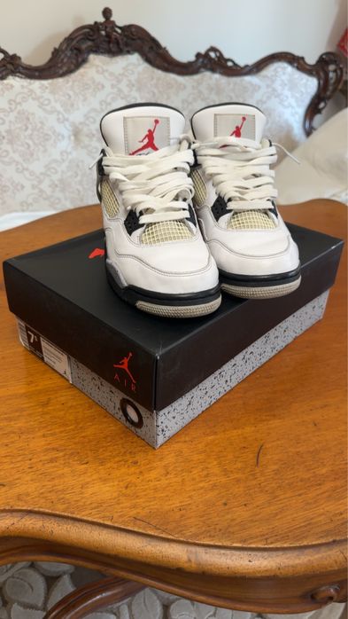 Jordan 4 White Cement Marimea 40.5