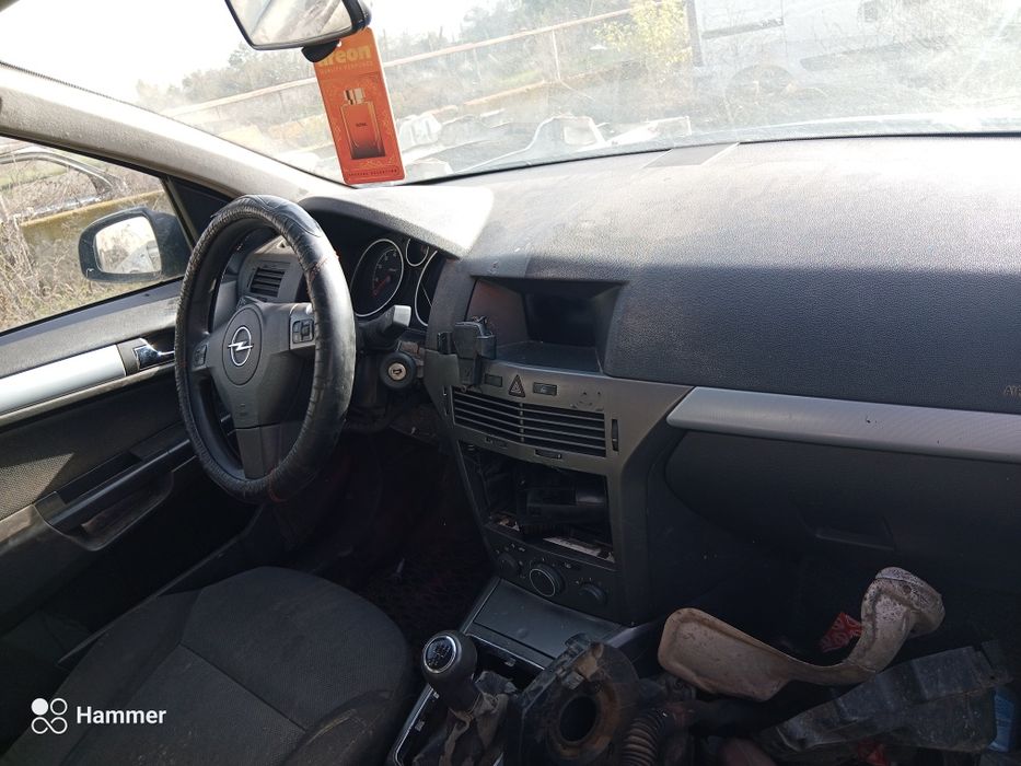 Продавам opel astra h 1.6 бензин на части