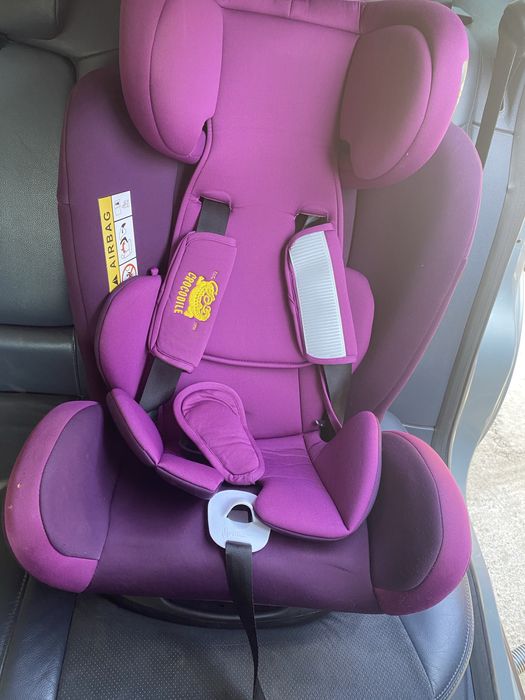 Vand scaun auto cu prindere isofix