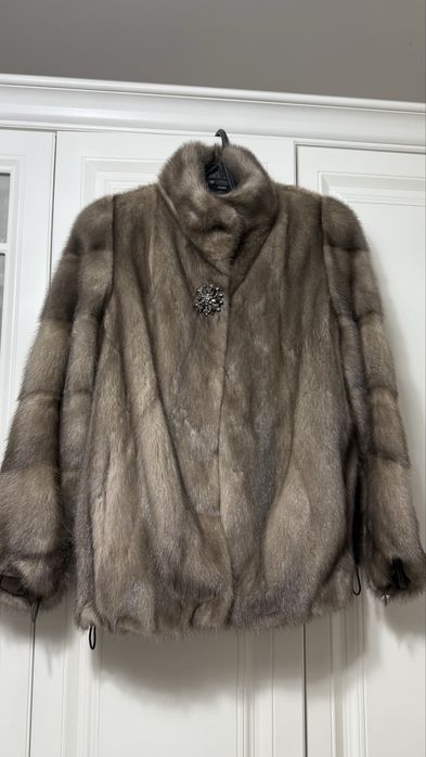 Шуба сатылады 100.000тг жагдайы жаксы әдемі 50размер